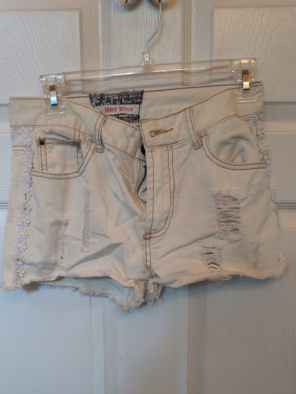 Hot Kiss Cream Distressed Daisy-Trim Jean Shorts